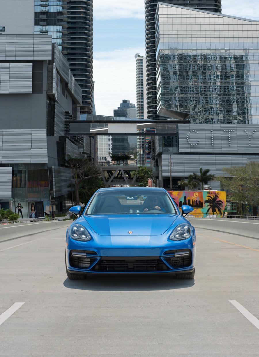  Porsche Panamera Turbo 2016 года  (NA) (фото 24 из 29)